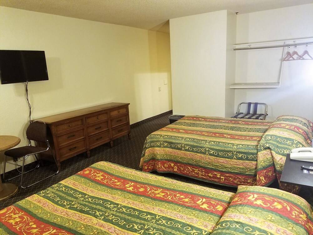 Travel Time Motel - photo 12