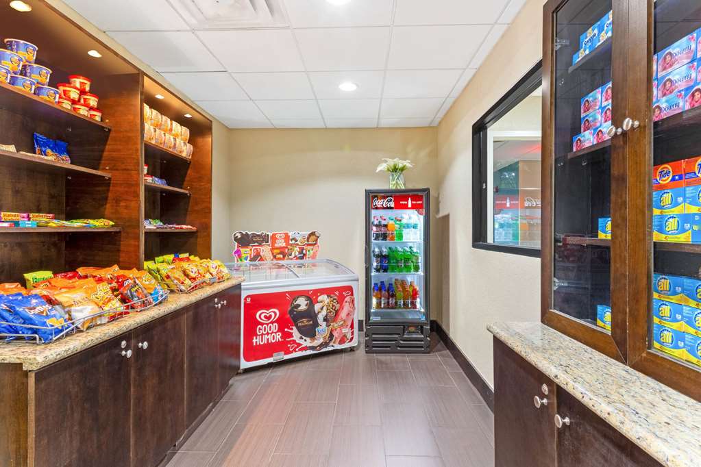 La Quinta Inn & Suites by Wyndham Tampa North I 75 - photo 26