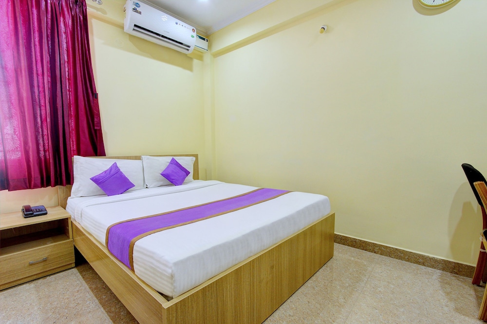 OYO 11535 Sri Sai Comforts - last minute hotel in Mysore