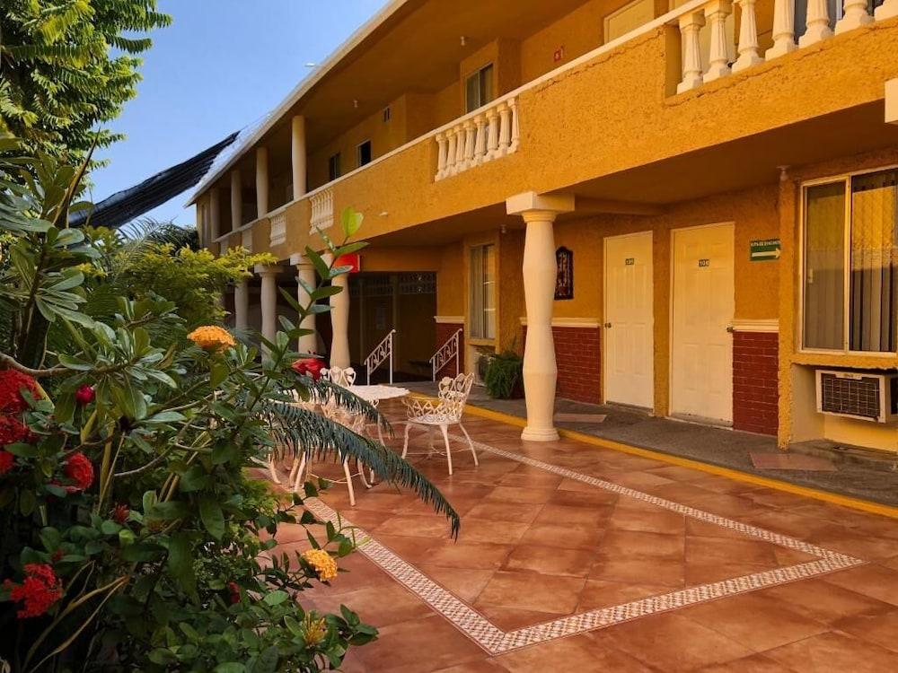 Hotel Suites Ejecutivas — Ciudad Madero