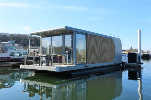 Floating vacationhome Sylt in Maastricht, Netherlands
