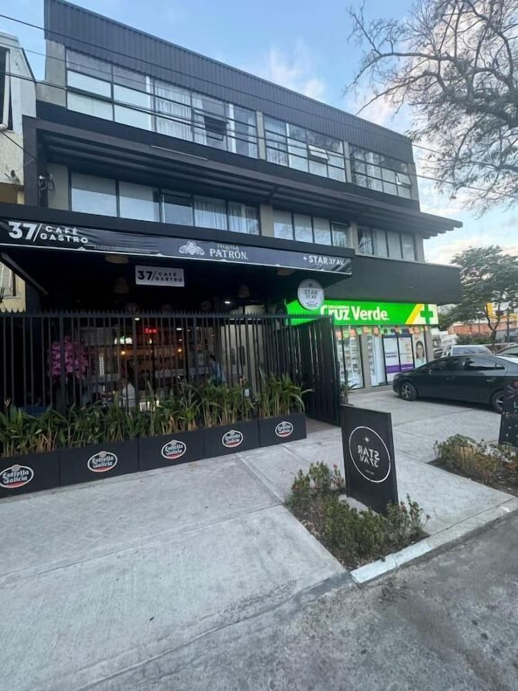 Star Av 37 Hotel in Ibague, Colombia