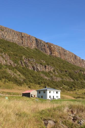 Hóll - carbon neutral hotel in Unknown City