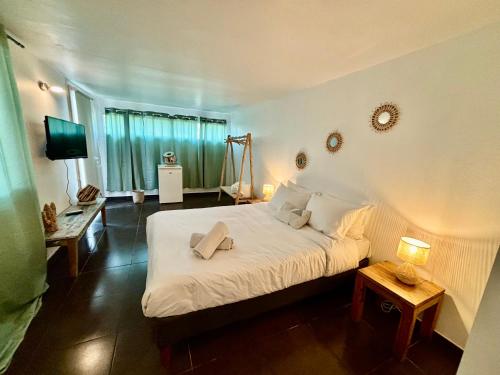 La vie en rose in Unknown City, France