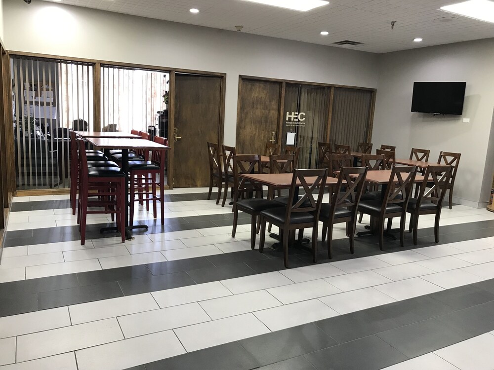 Crossroads Hotel at Huron Event Center - photo 16