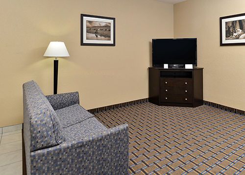 Quality Inn & Suites Carrizo Springs North - photo 33