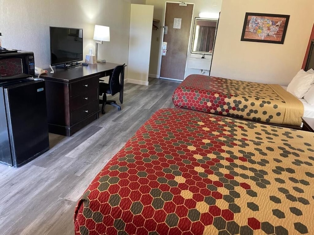 Perry Inn & Suites National Fairground I 75 - photo 18