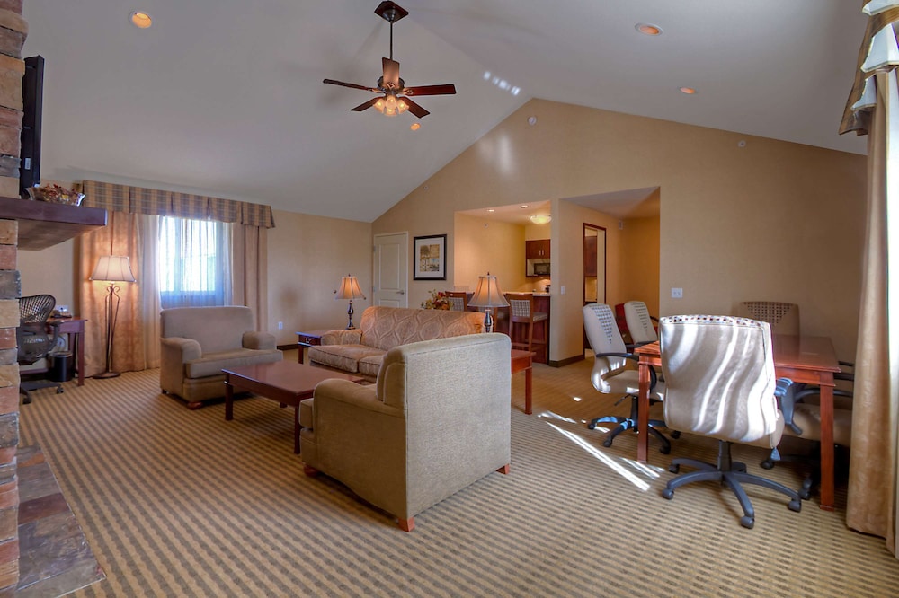 Hilton Garden Inn Great Falls - photo 19
