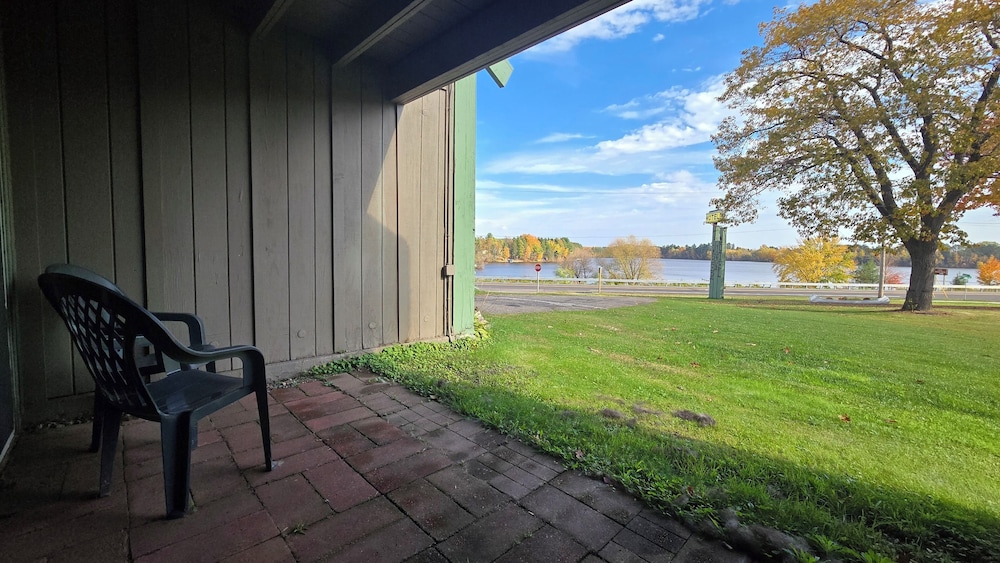 Timber Inn - photo 14