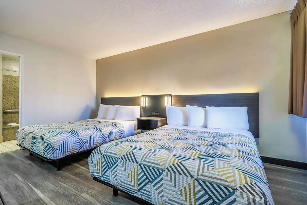 Econo Lodge Portland I 205 - photo 11