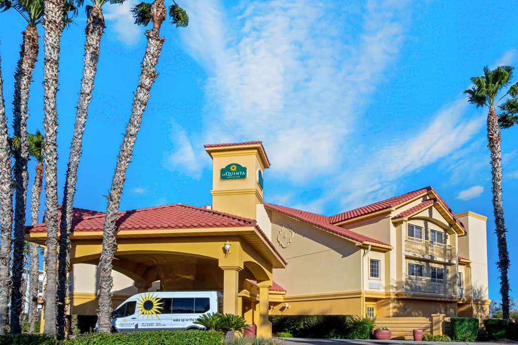 La Quinta Inn & Suites by Wyndham Tucson Airport - photo 2