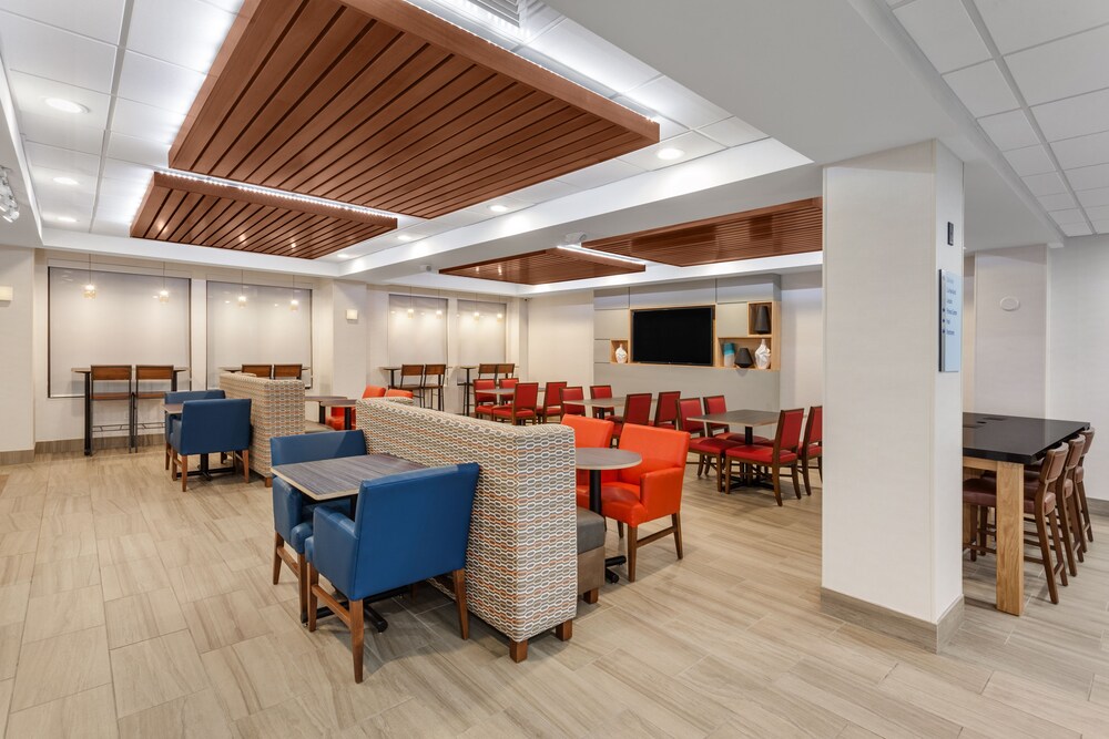 Holiday Inn Express Hotel & Suites Providence Woonsocket by IHG - photo 20