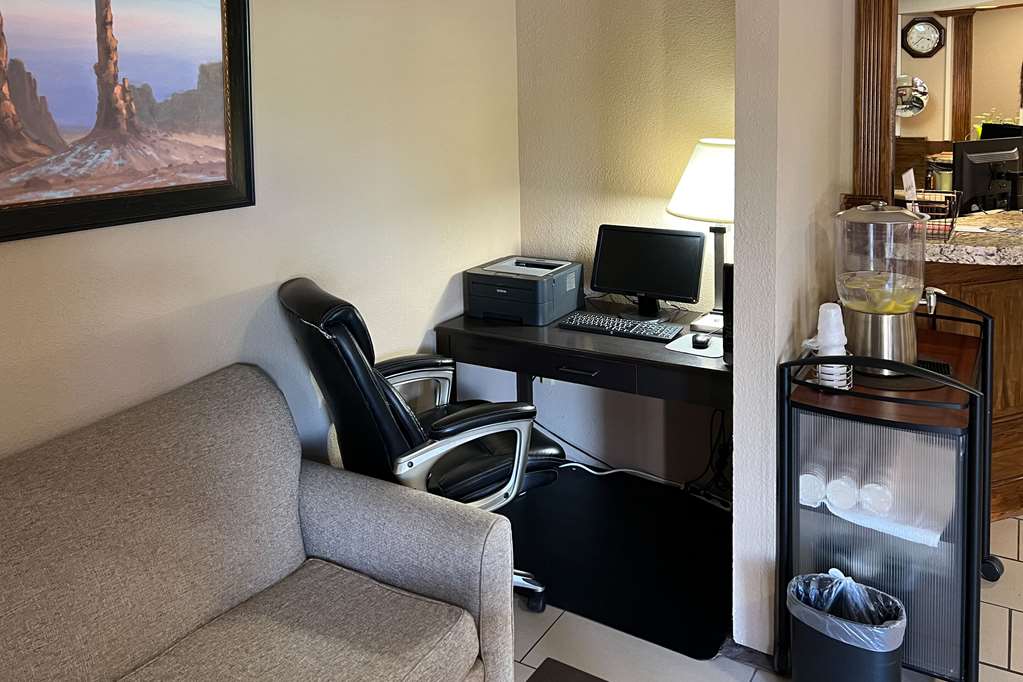 Quality Inn & Suites Farmington - photo 40