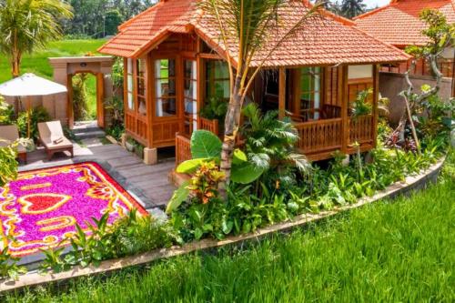 Prameswara 1 BR Wooden Private Pool Villa ZN174 — 4-Star Luxury Hotel in Ubud, Indonesia