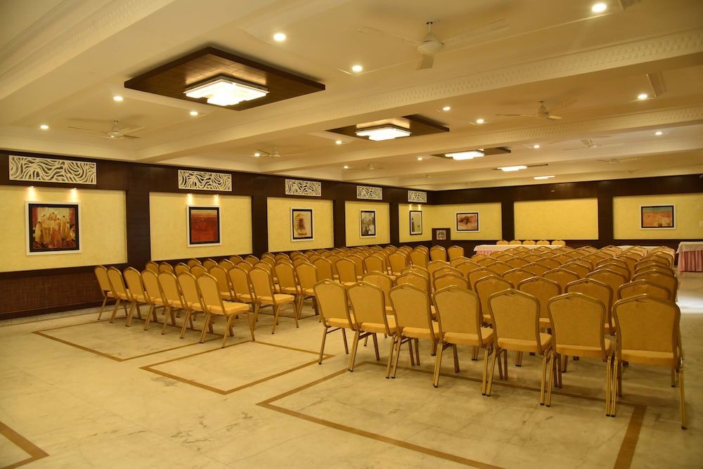 Hotel Ajanta Palace — hotel in Ratlam