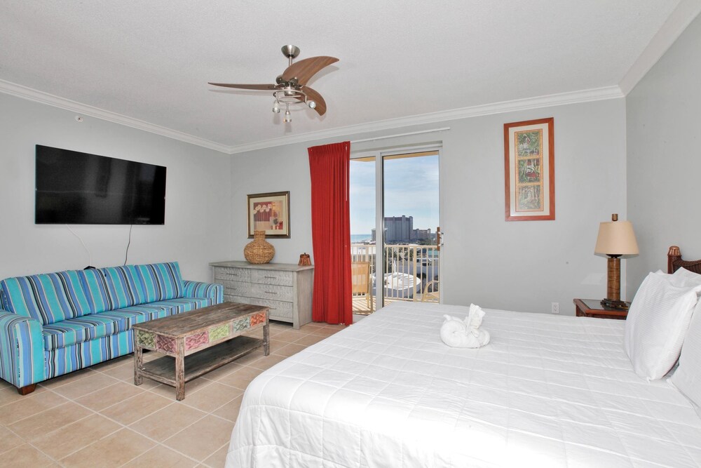 Boardwalk Beach Resort by Panhandle Getaways - photo 9