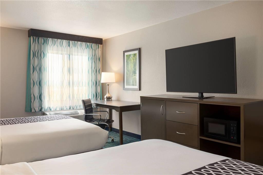 La Quinta Inn & Suites by Wyndham Peru Starved Rock St Park - photo 19