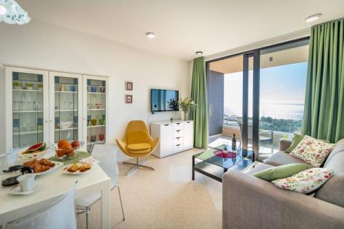 A3 Montovjerna Panoramic Terrace Getaway