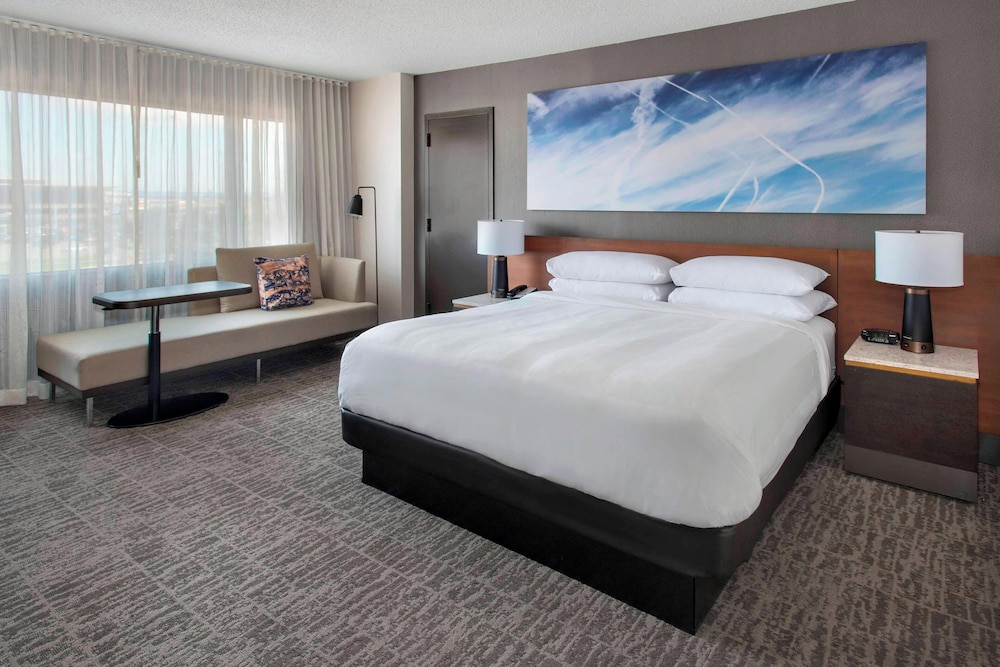 Newark Liberty International Airport Marriott - photo 13