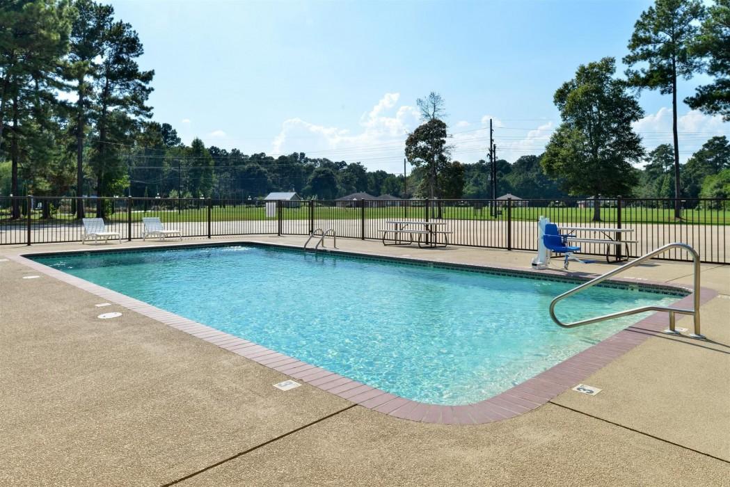 Americas Best Value Inn Kinder - photo 3