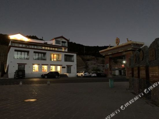 Meri Snow Mountain Travelling With Hotel in Shengping, People's Republic of China