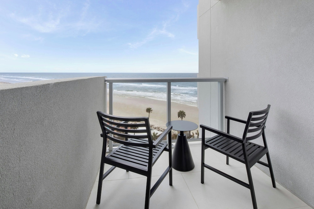 Renaissance Daytona Beach Oceanfront Hotel - photo 38