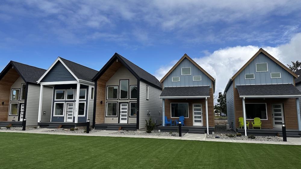 The Commons Urban Coastal Lodging - photo 16