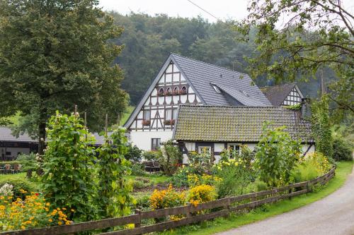 Ferienhof Richard — 4-Star Luxury Hotel in Lennestadt, Germany