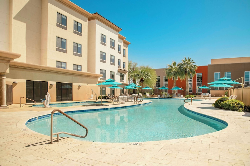 DoubleTree by Hilton Phoenix Gilbert in Gilbert, United States