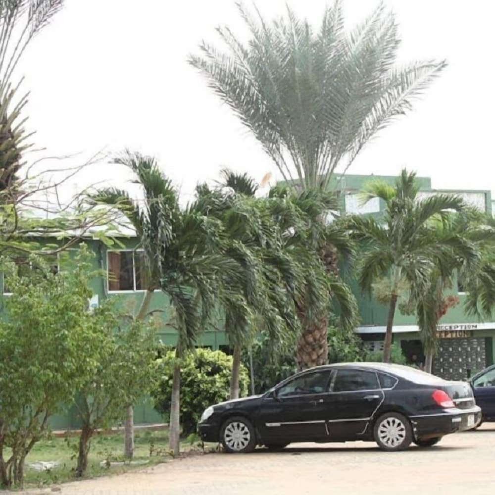 Queens Hotel - last minute hotel in Tema