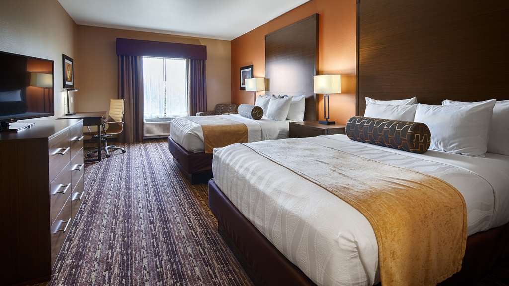 Best Western Plus Elmendorf Hotel San Antonio Hotel - photo 2