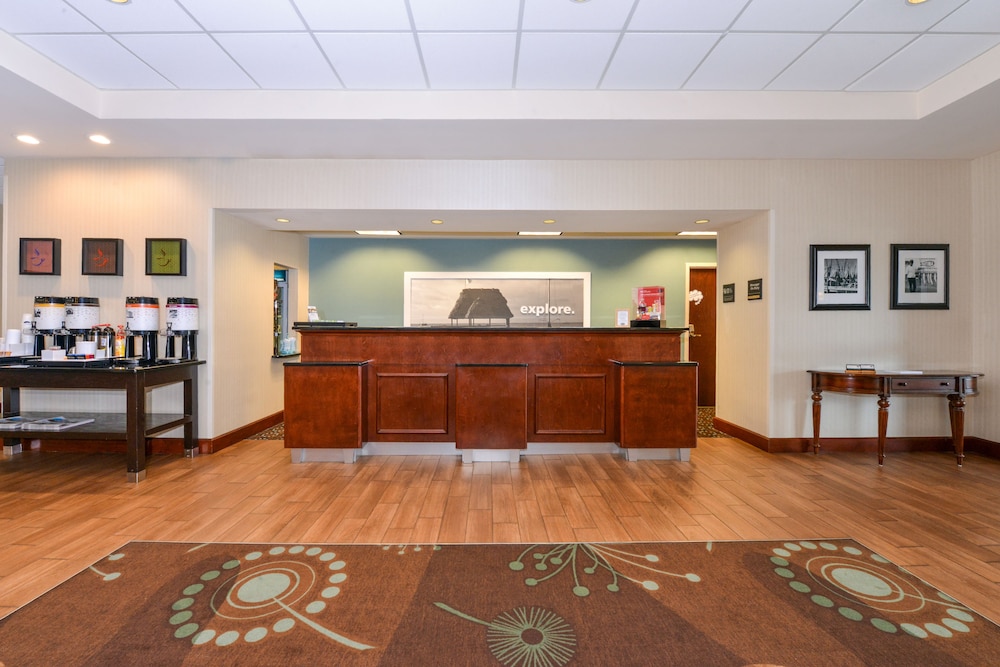 Hampton Inn & Suites Plymouth - photo 6