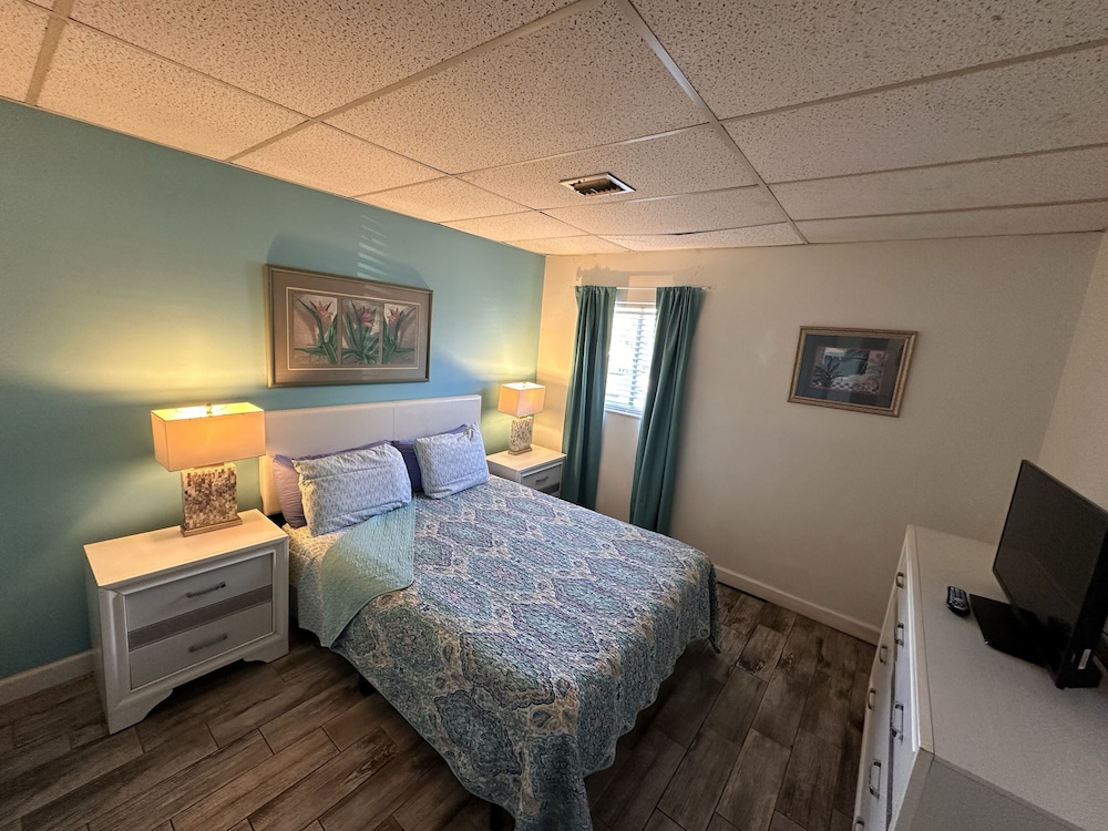 Malibu Resort Motel - photo 14