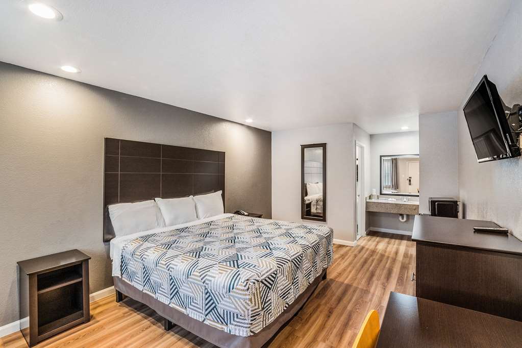 Motel6 Dallas TX - photo 12
