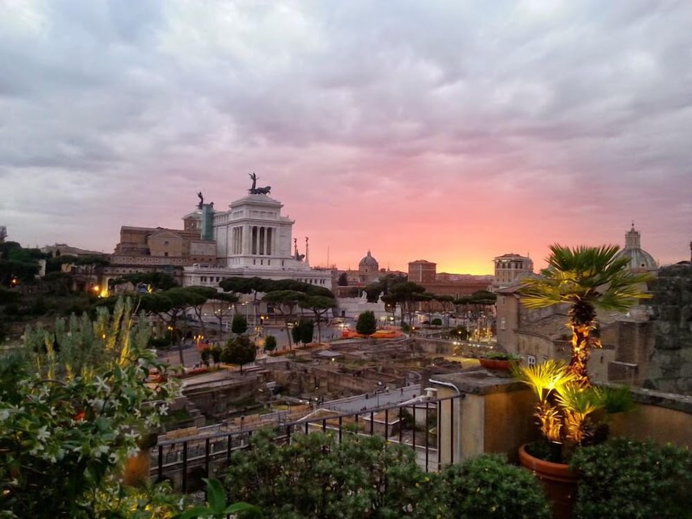 Residenza Maritti Decò Style — 4-Star Luxury Hotel in Rome, Italy