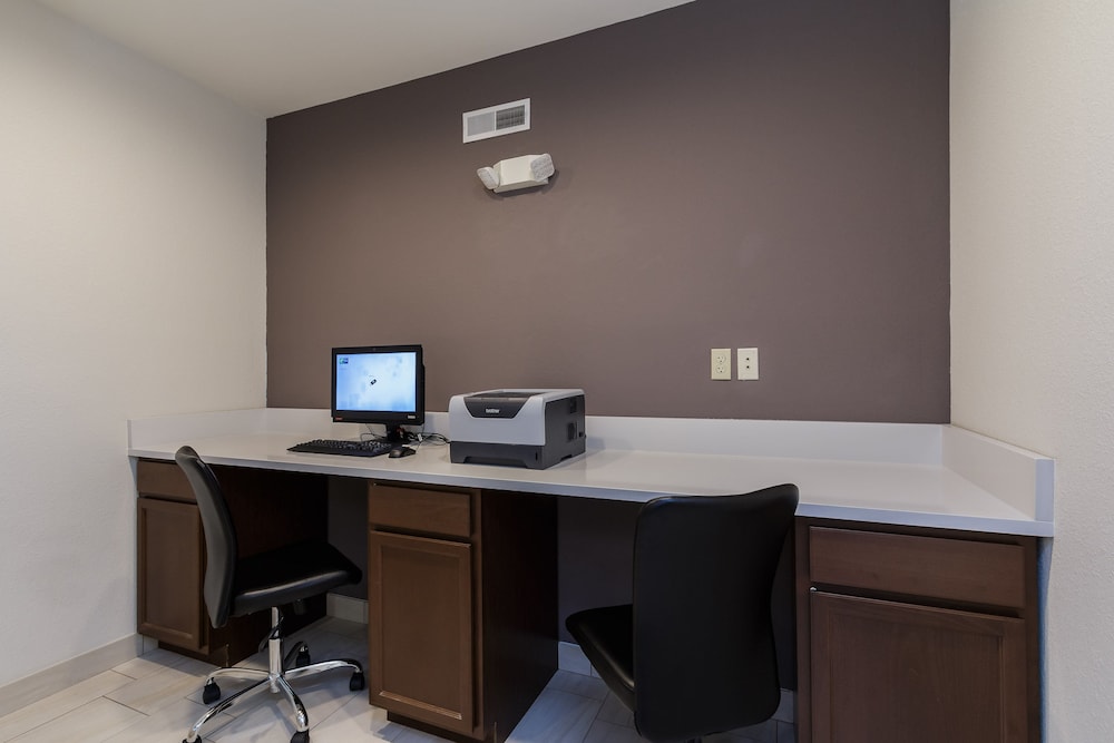 Holiday Inn Express Hotel & Suites South Bend by IHG - photo 66
