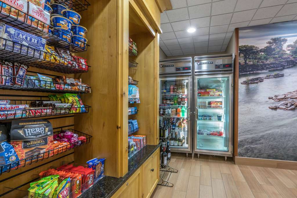 La Quinta Inn & Suites by Wyndham Idaho Falls Ammon - photo 81