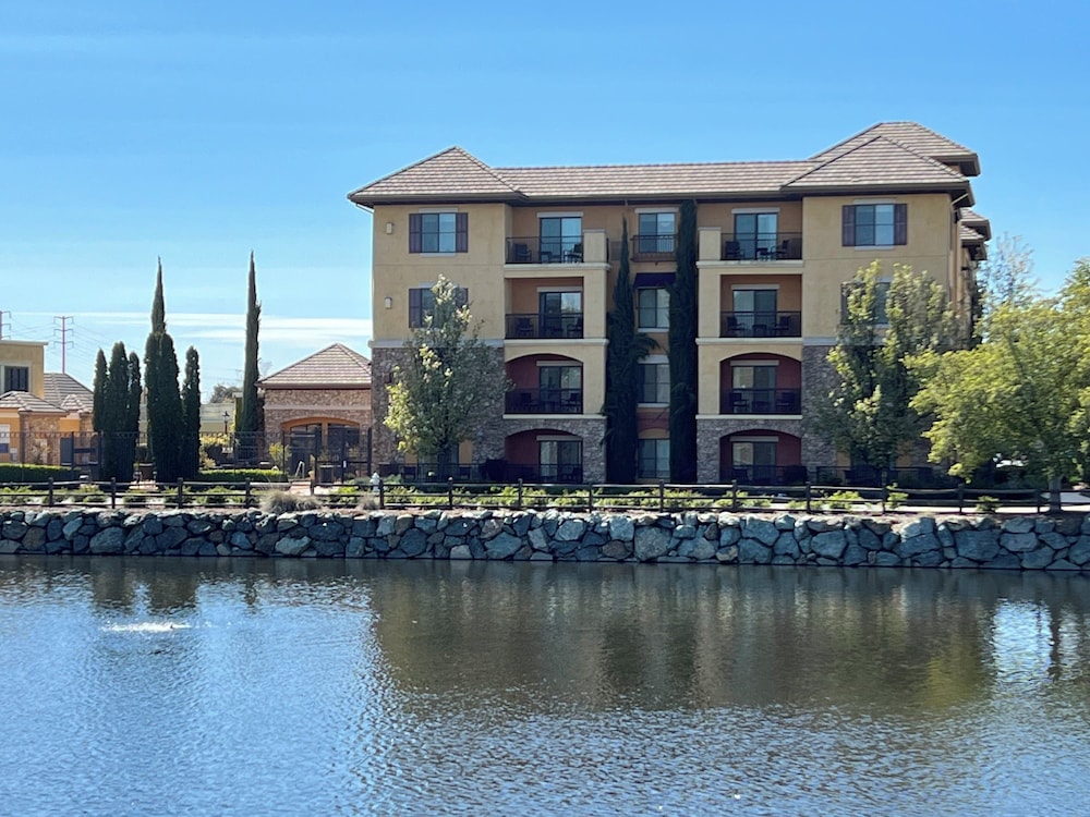 Holiday Inn Express Hotel & Suites El Dorado Hills - photo 78