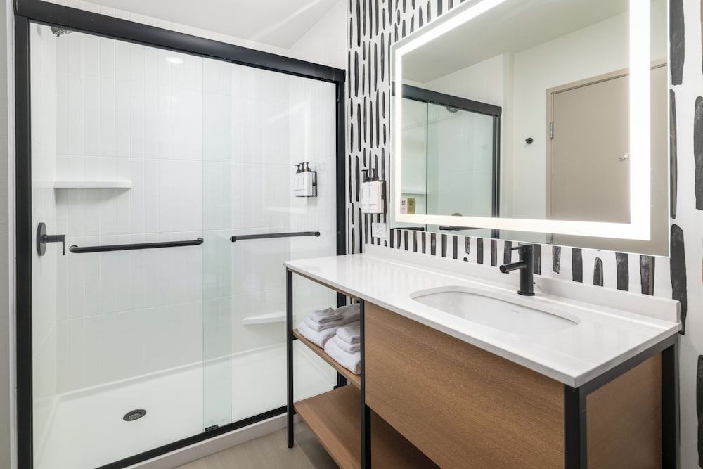 Atwell Suites Henderson at the Pass by IHG - photo 11