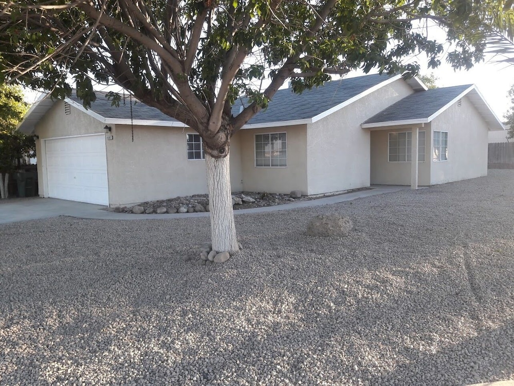 Coalinga Embassy - photo 15