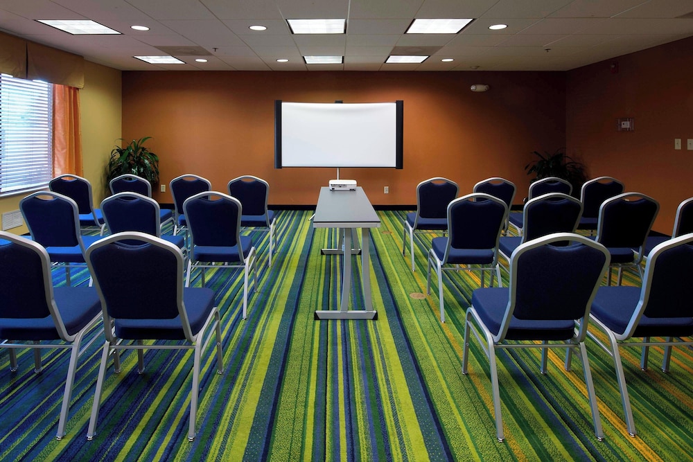 Fairfield by Marriott Inn & Suites Charleston Airport Convention Center - photo 41
