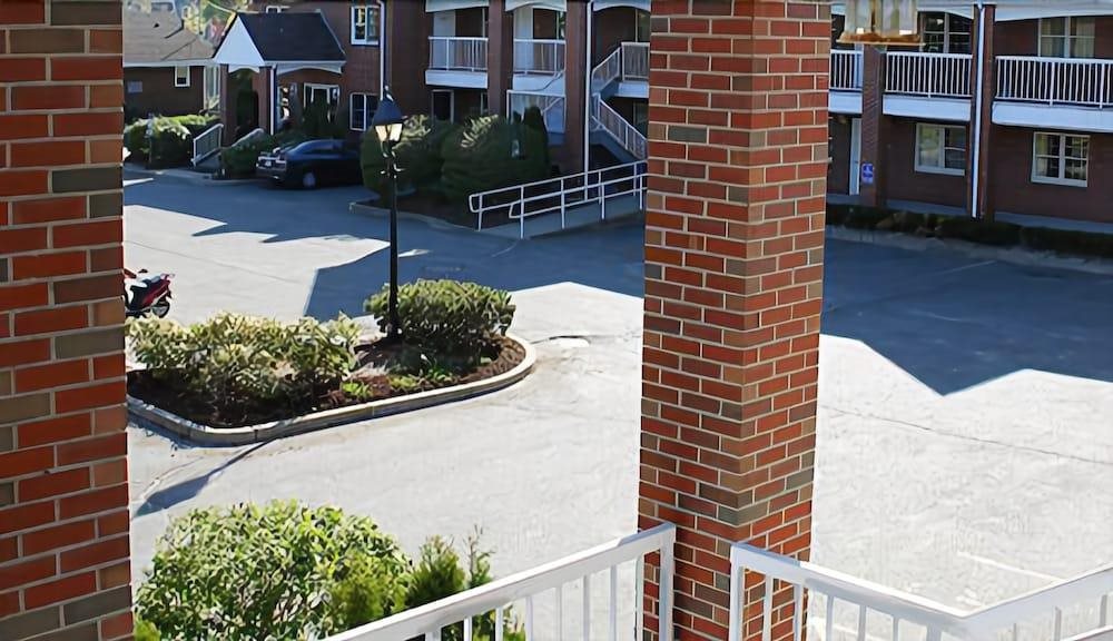 The Cove At Salem in Salem, United States