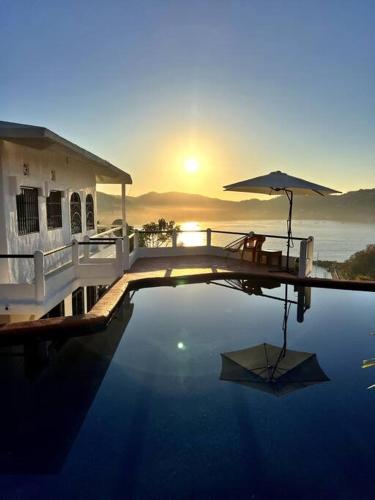 Zihua Casa Blanca — 4-Star Luxury Hotel in Ixtapa-Zihuatanejo, Mexico