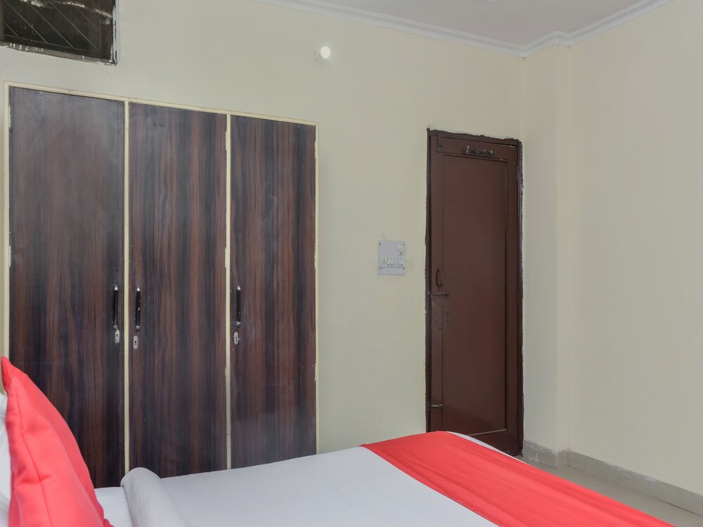 Oyo 24905 Attrap@209 — Noida — photo 5