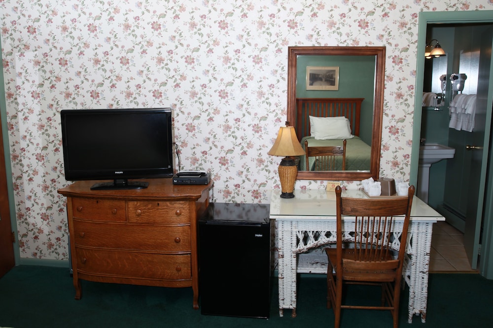 The Winter Inn - photo 25