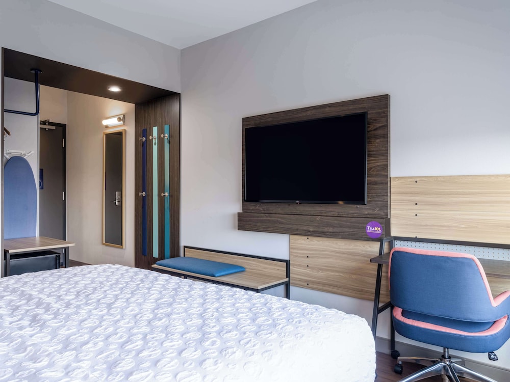Tru by Hilton Chesapeake Greenbrier - photo 12