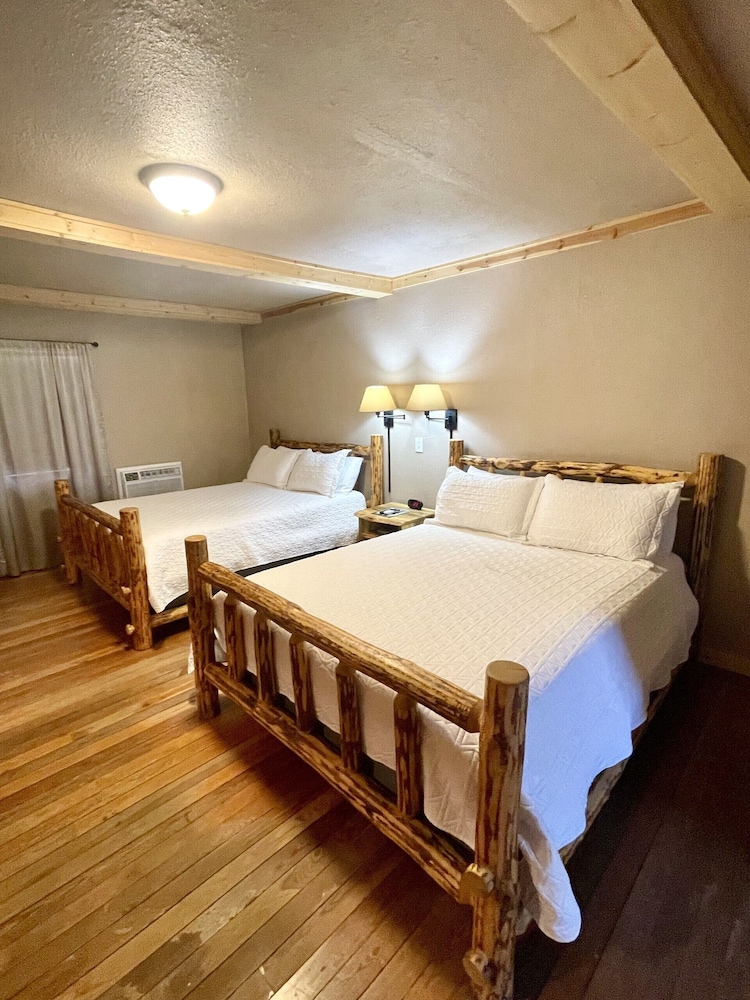 Carriage House Inn - photo 4