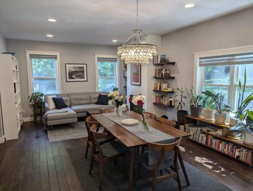 Park Side Home in Jamaica Plain — 4-Star Luxury Hotel in Boston, United States