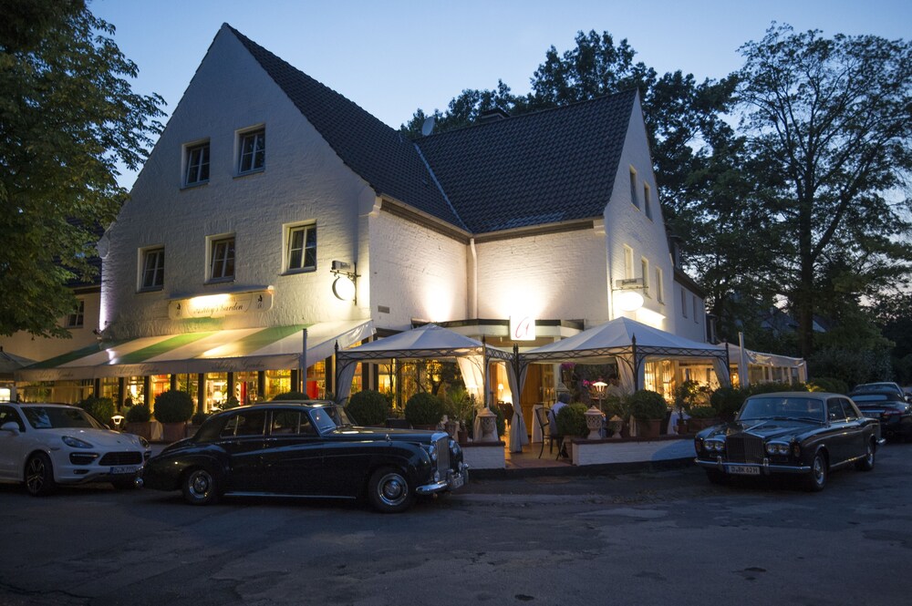 Hotel Ashley's Garden — 4-Star Luxury Hotel in Duesseldorf, Germany