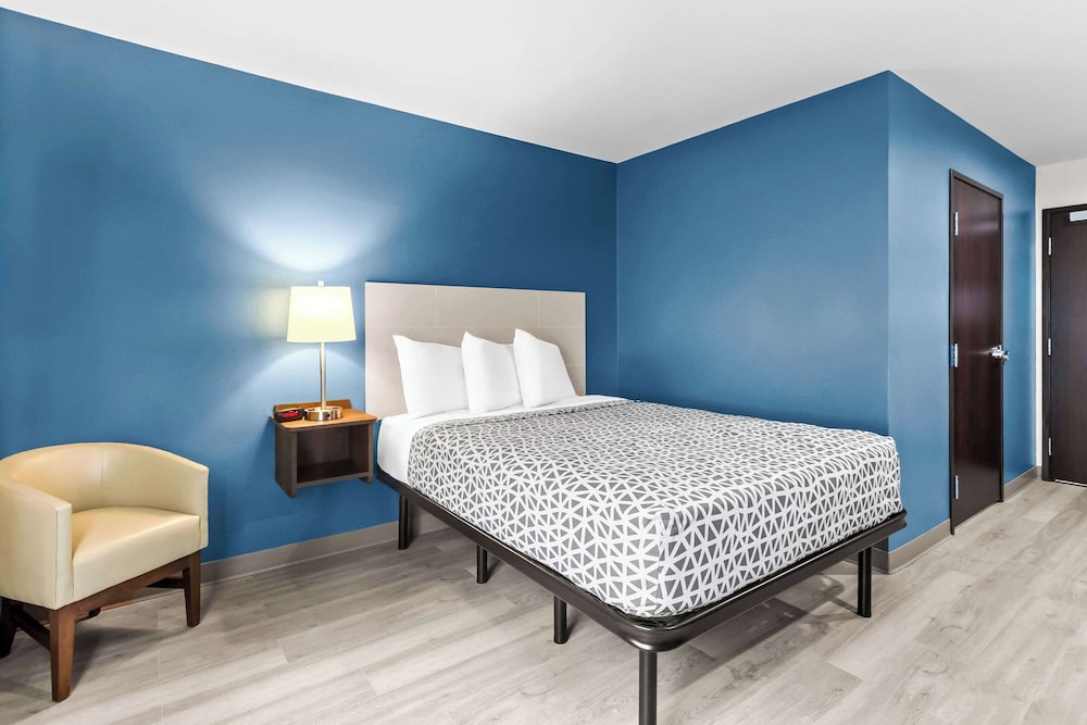 WoodSpring Suites South Houston Hobby - photo 26